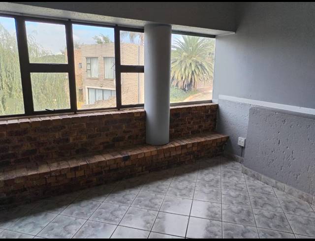 2 bed property to rent in GLENVISTA